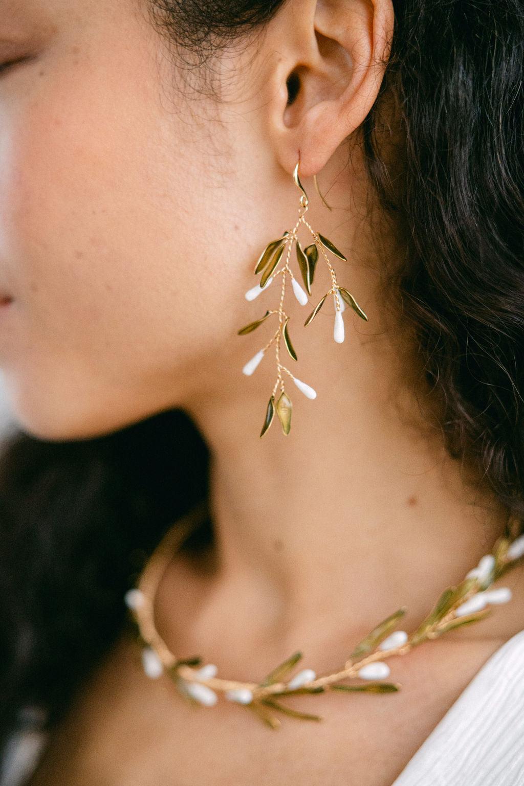 Rosemary Resin and Ceramic Necklace