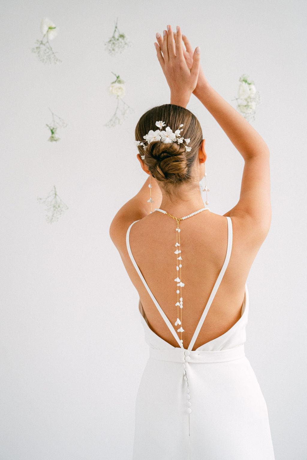 Harmonia - Coco short wedding back necklace