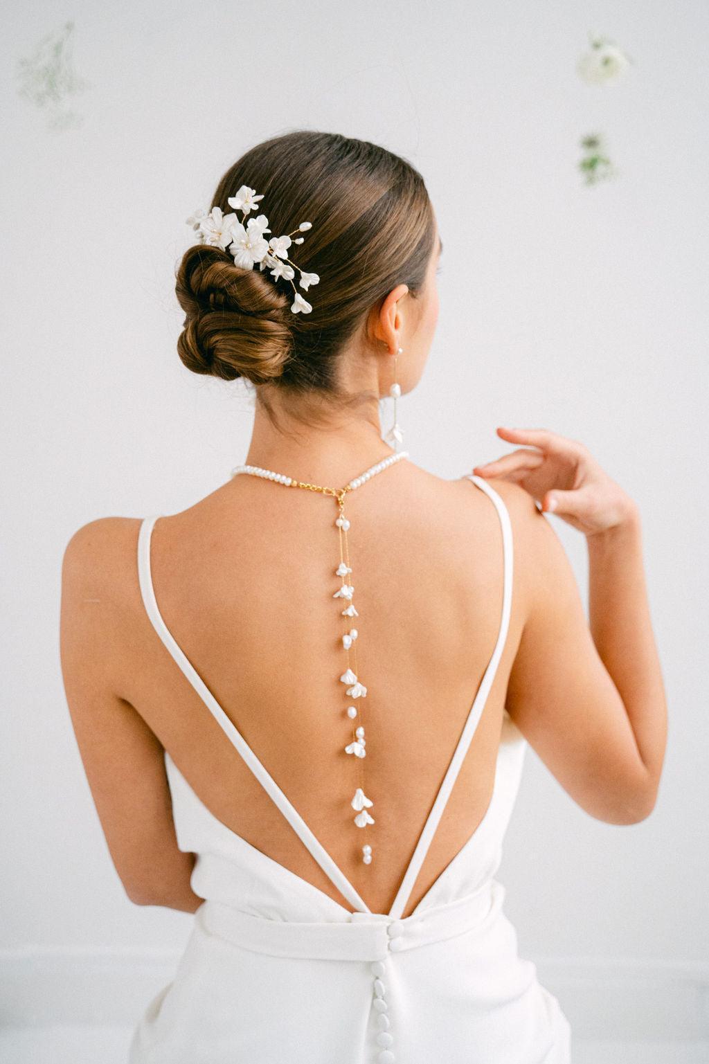 Harmonia - Coco short wedding back necklace