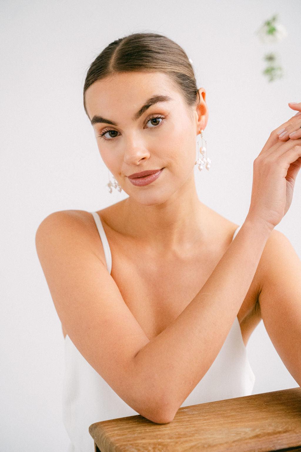 Harmonia Dangling - Natural pearl & ceramic dangling earrings