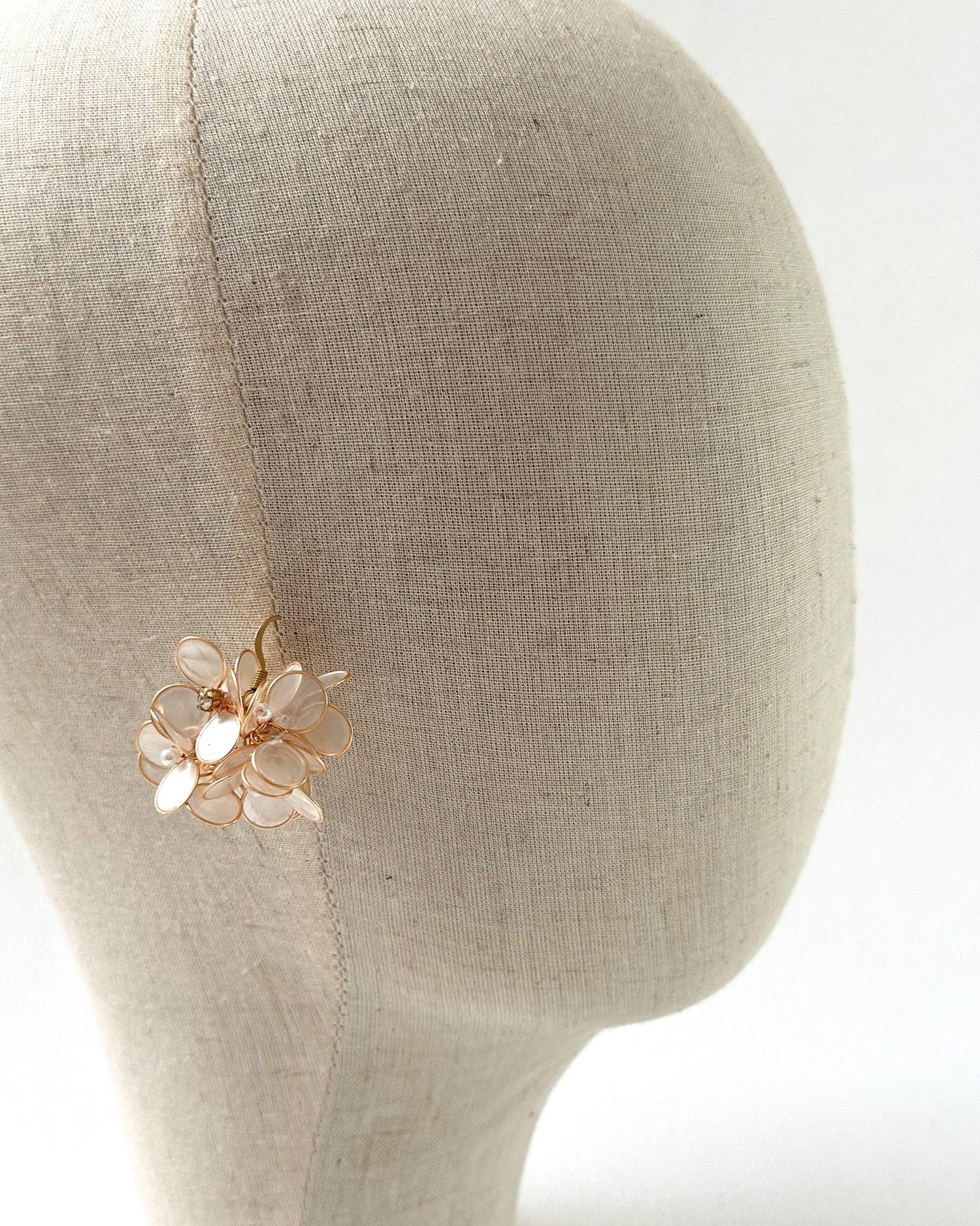 Eiar - Resin Dangle Earrings