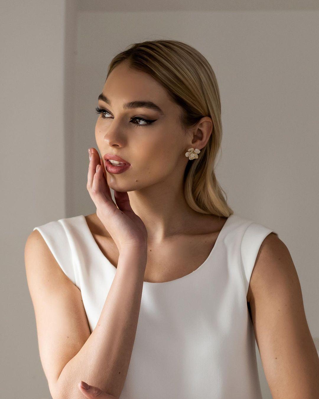 Flora - Resin stud earrings