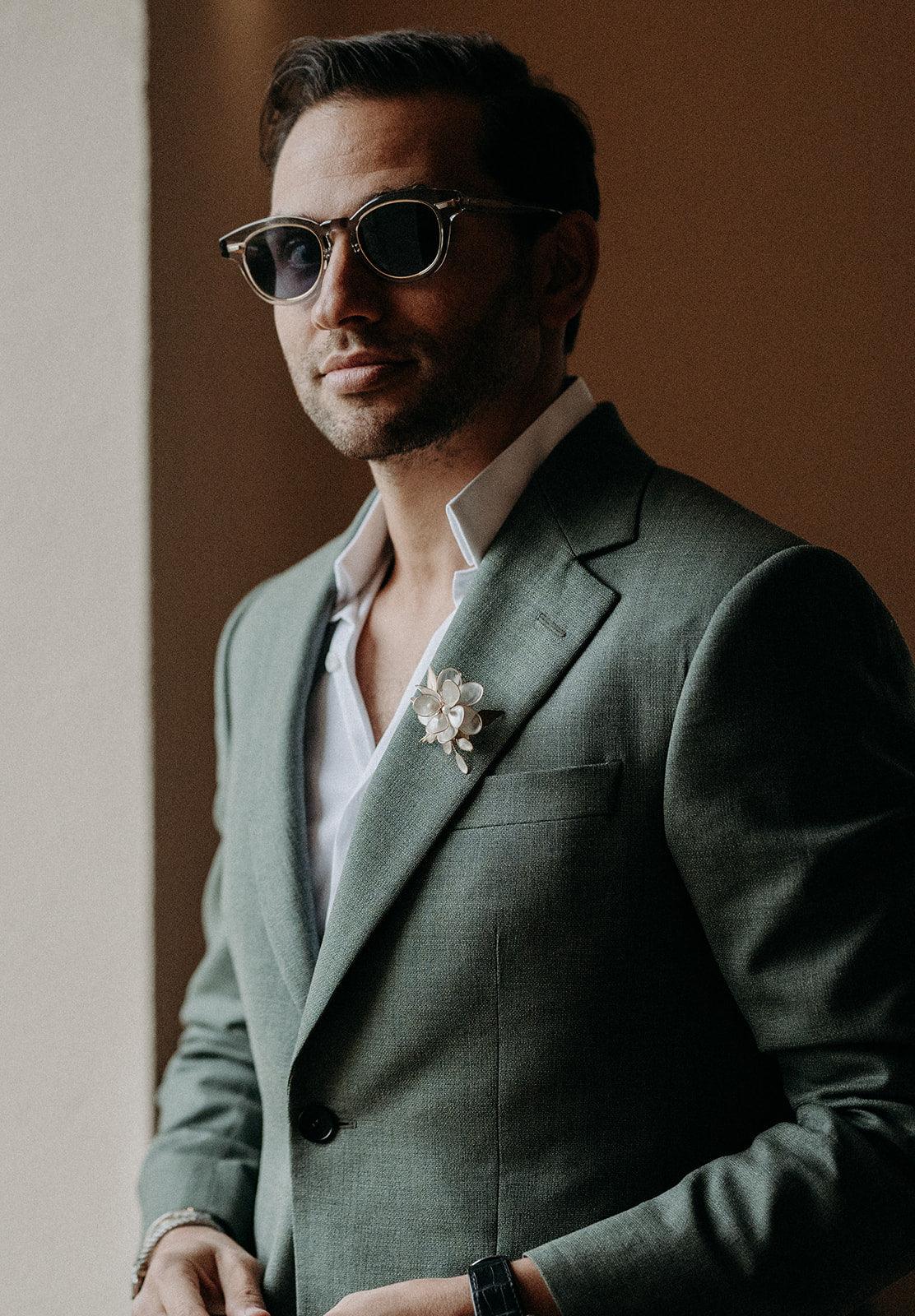 Gaia Pearly White Resin Boutonniere