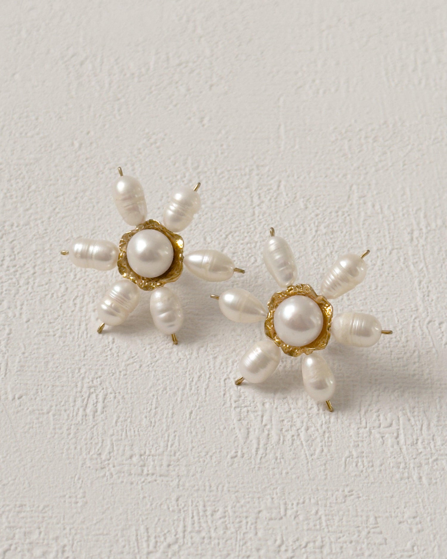 Perle Star - Natural pearl stud earrings & 21C gold plated