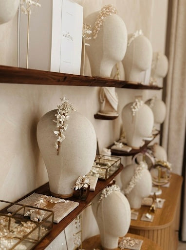 Tendances Mariage 2026 : Le Retour de l'Artisanat d'Art et la Révolution de la Porcelaine