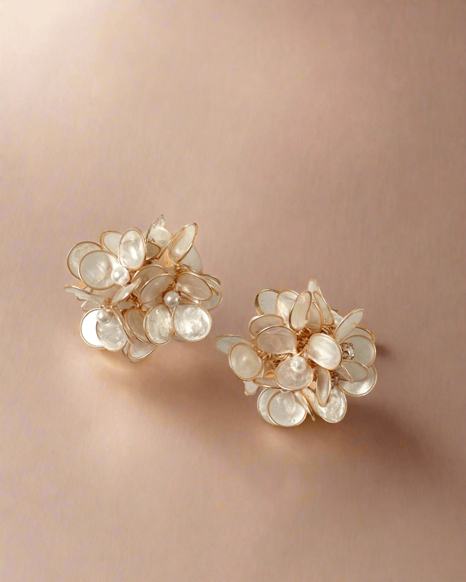 Eiar - Resin Dangle Earrings