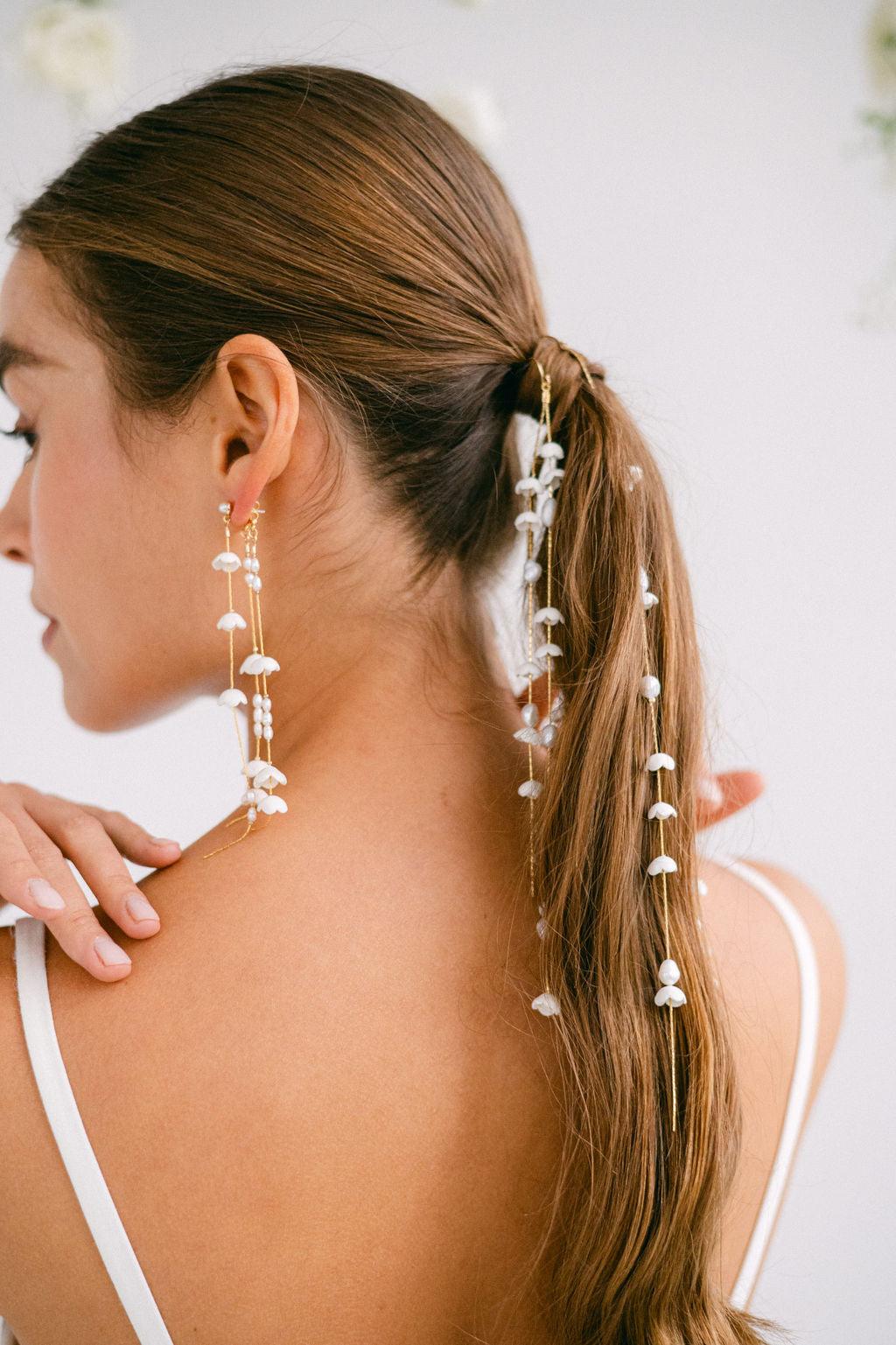 Muguet 360° - Natural pearl & ceramic dangling earrings