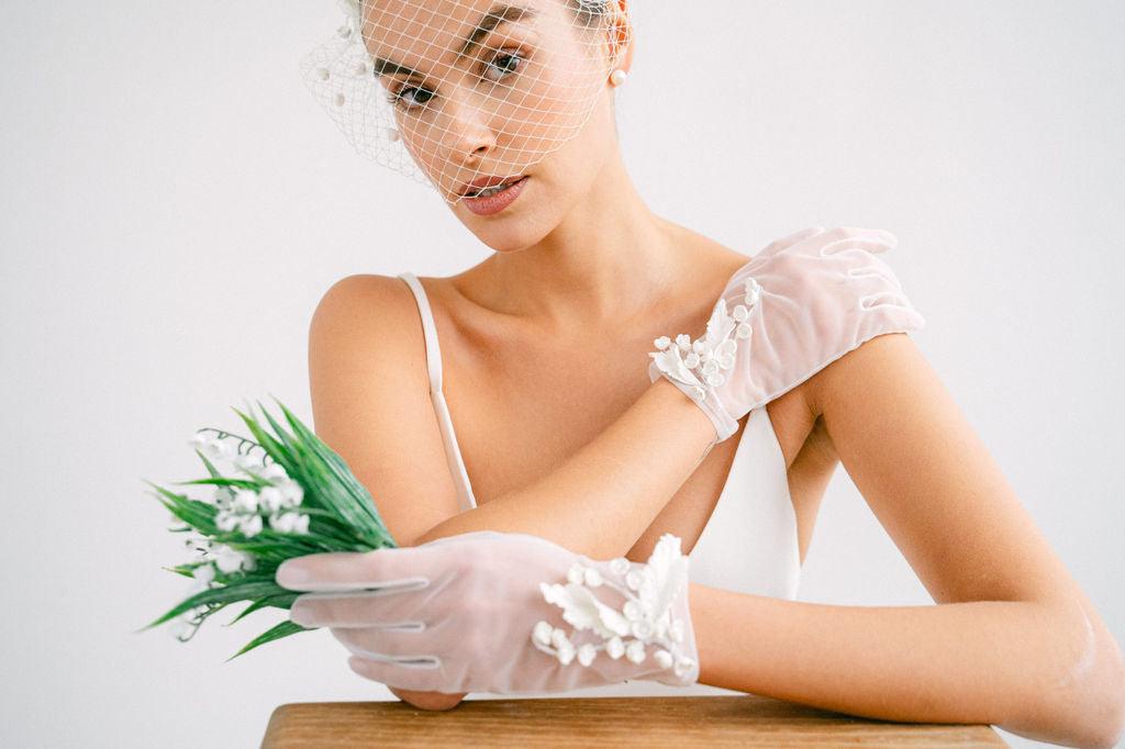 Muguet Branch Gloves