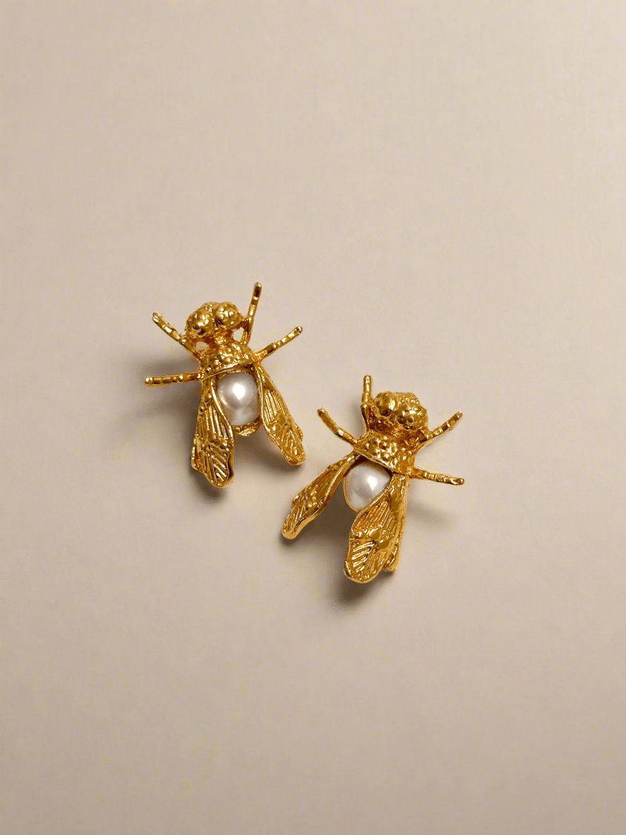 Fly - Natural pearl stud earrings & 21C gold plated