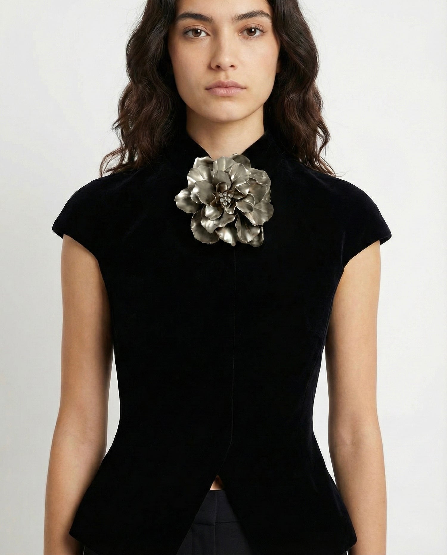 Metallic Blume Boutonniere