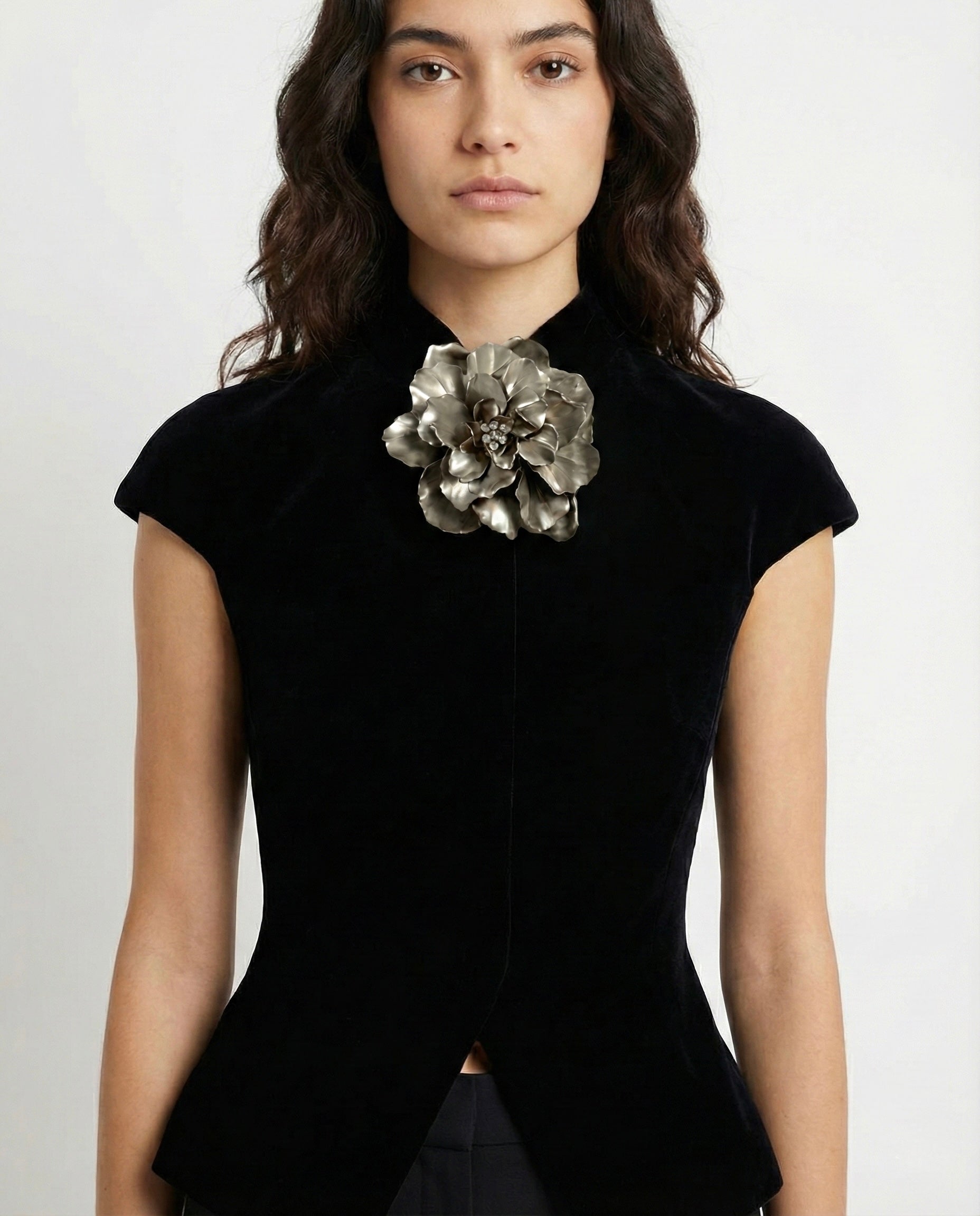 Metallic Blume Boutonniere